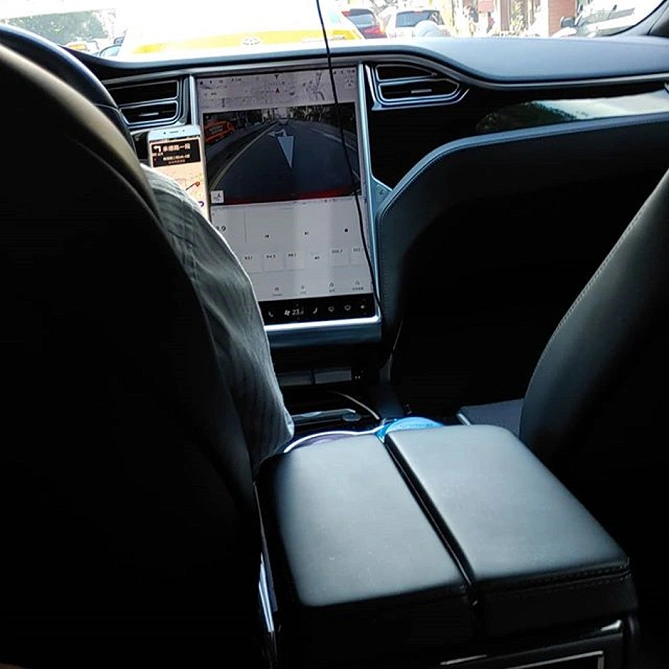 台湾Uberの車内