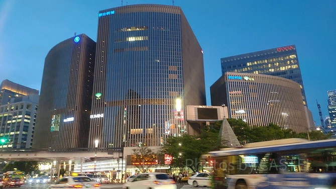 銀座シックスはどんな施設？
