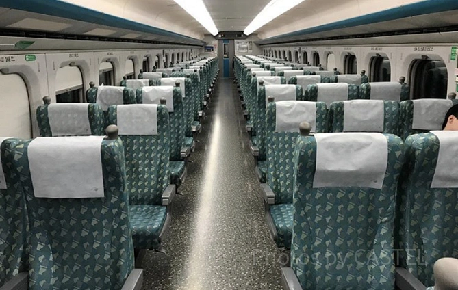 新幹線の車内