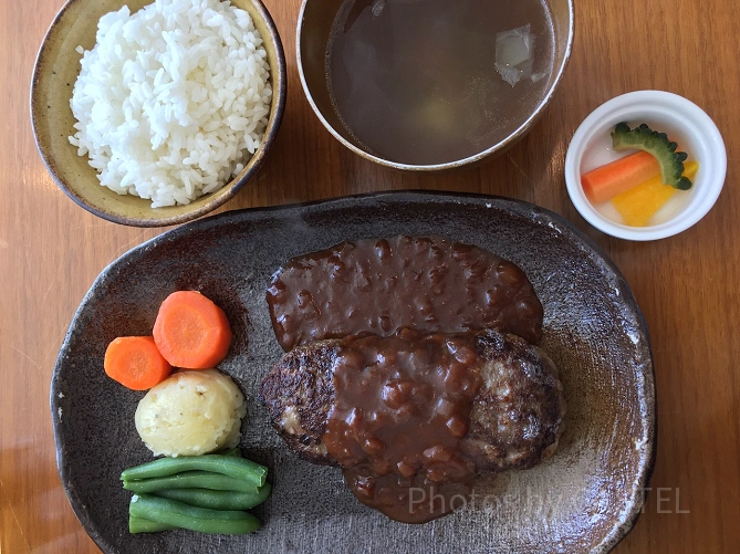 ジューシーな宮古牛ハンバーグ