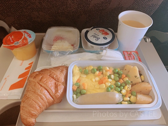ガルーダインドネシア航空の機内食（オムレツ）