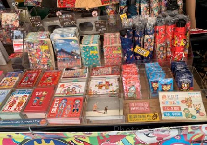 彩虹眷村はお土産もカラフルでかわいい