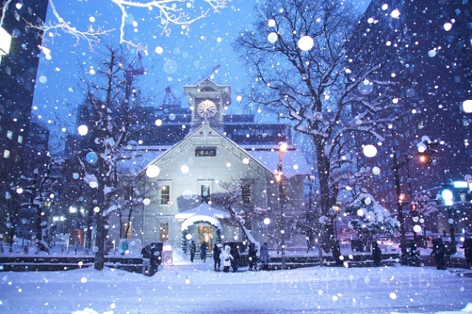 雪の札幌時計台