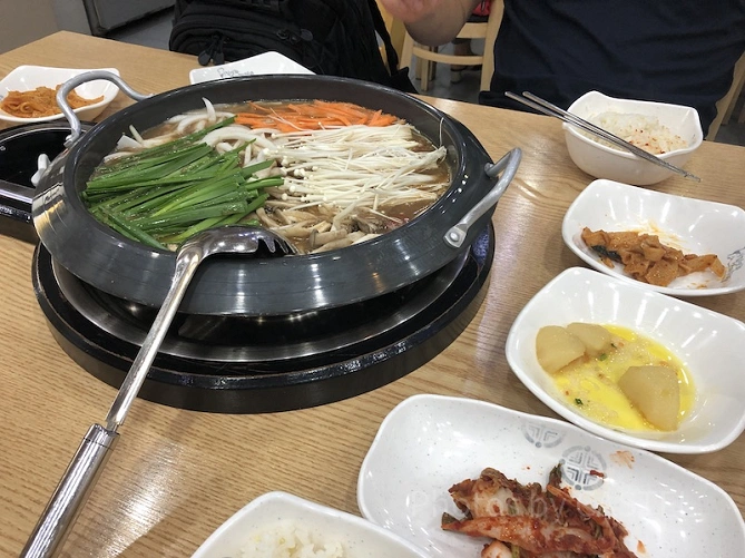 雲西の鍋料理店でいただいたプルコギ鍋