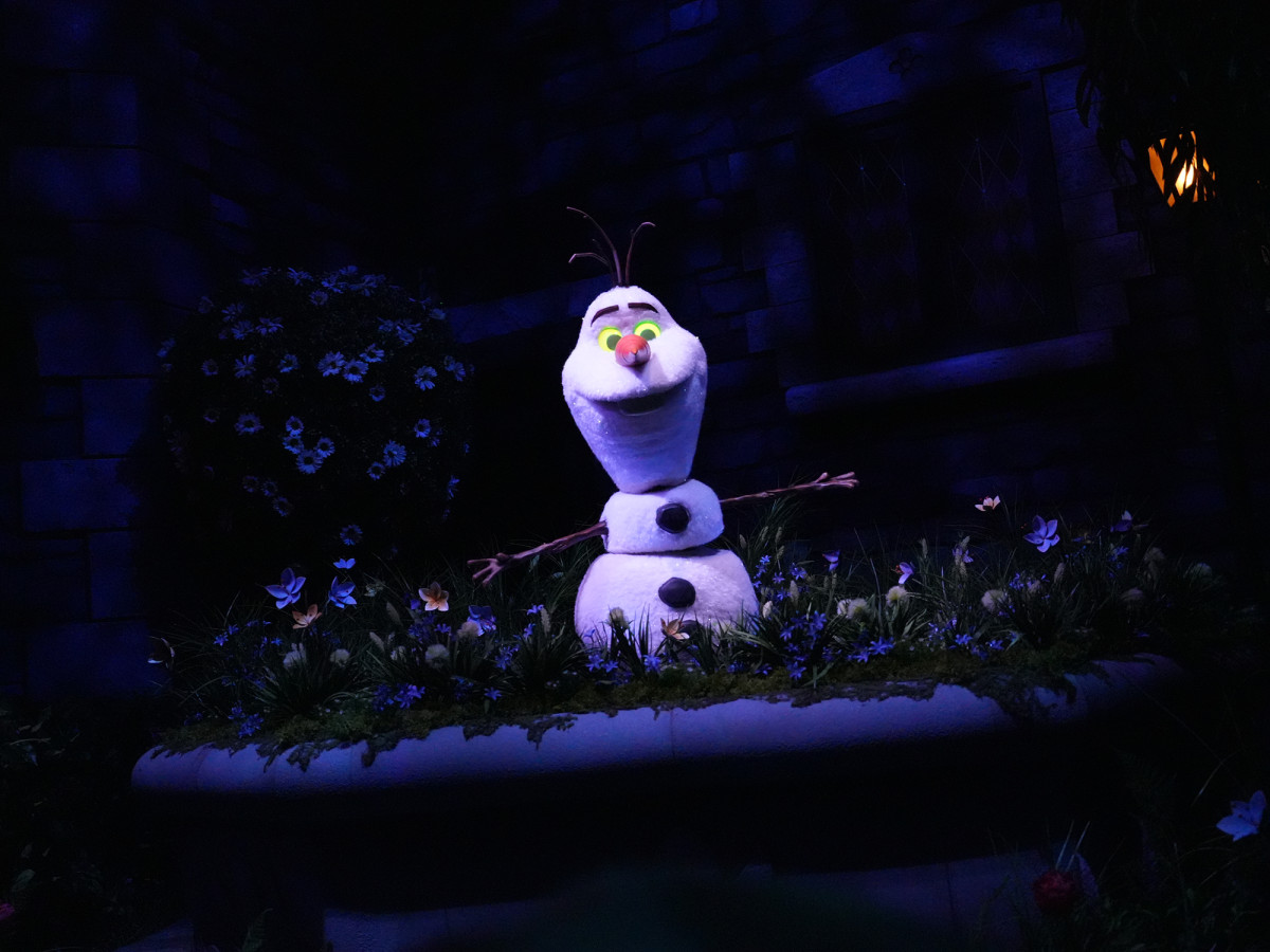 エピローグにオラフ登場〔アナとエルサのフローズンジャーニー〕 キャステル CASTEL ディズニー情報