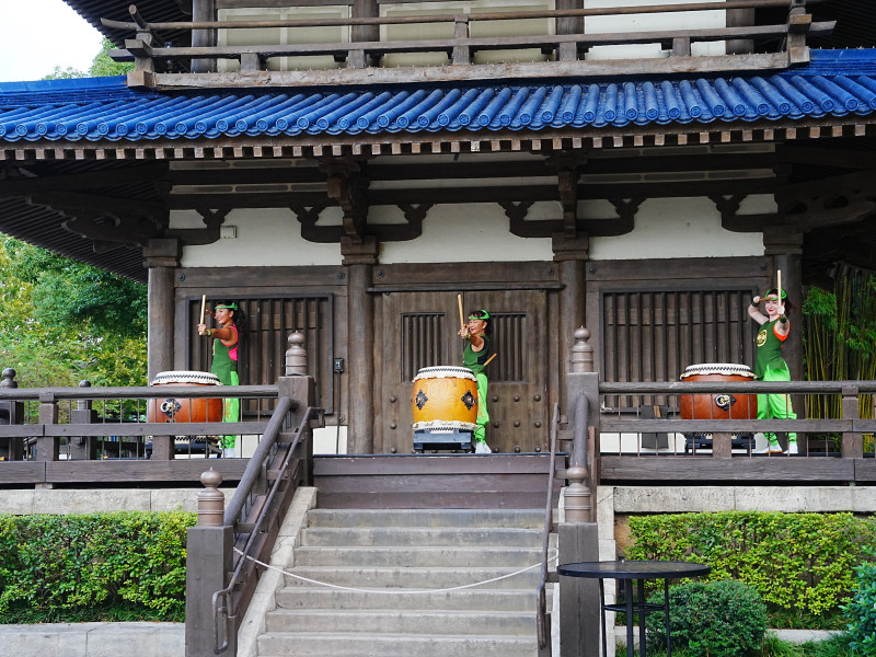 エプコットの祭座