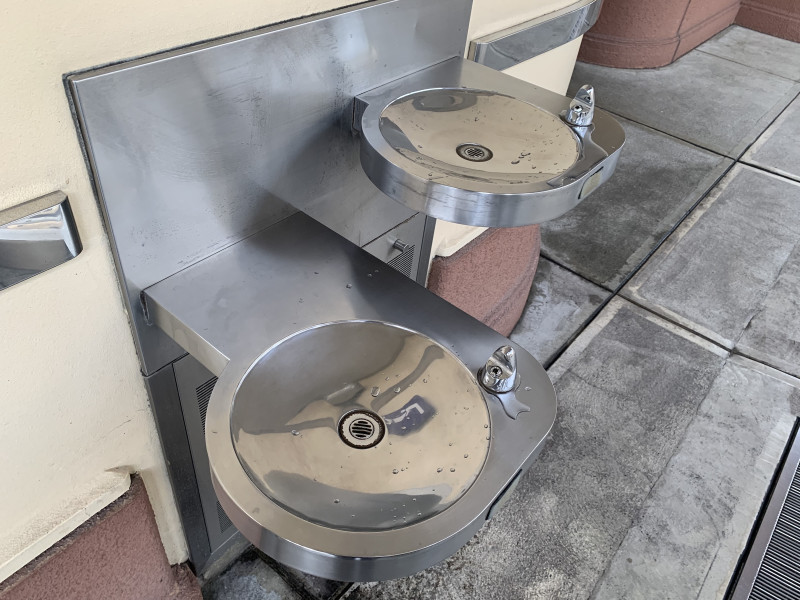 ユニバの給水所はどこにある？無料で飲用水をゲットできる穴場スポット！ペットボトルや水筒への給水もOK