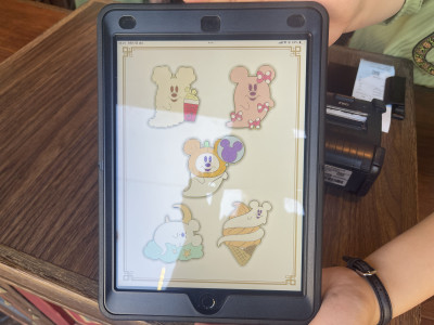 景品のおばけミッキーピンバッジ