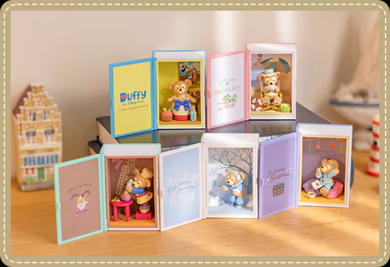 【12/18発売】過去のアートがデザインされたダッフィーグッズが登場！ダッフィーとの思い出がよみがえる♡