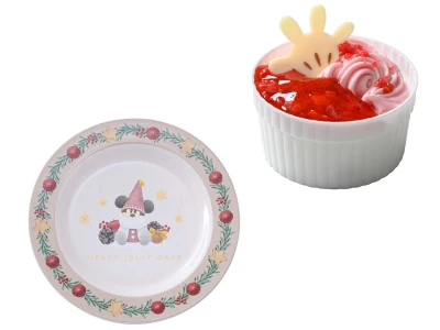 ストロベリーミルクムースケーキ、スーベニアプレート付き