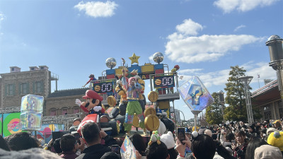 NO LIMIT!パレードの様子