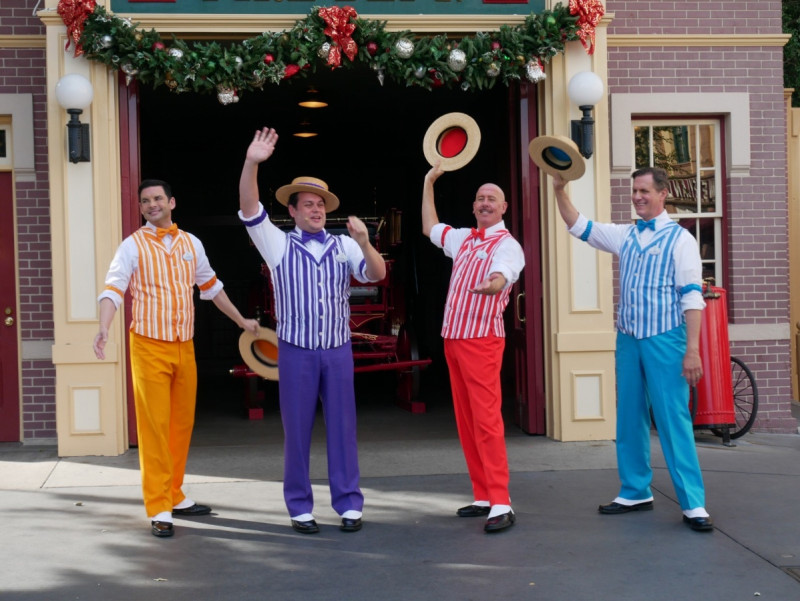 カリフォルニア・アナハイムディズニーランドリゾートのショー：ザ・ダッパー・ダンズ