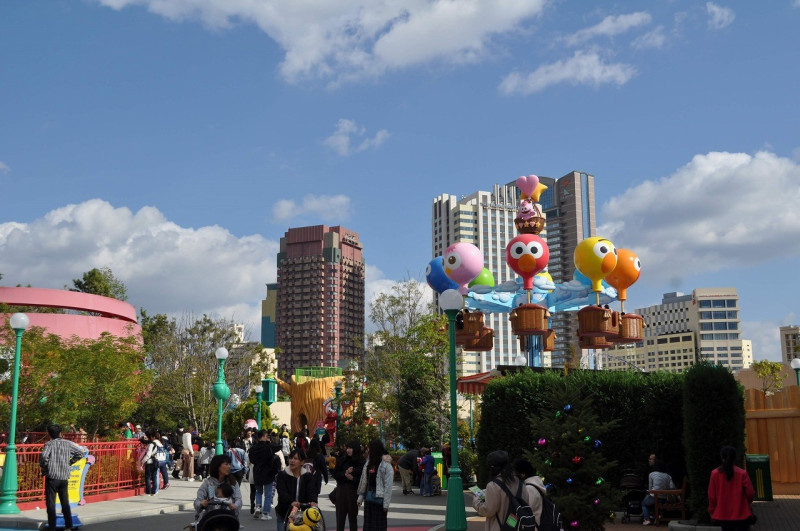 多くのゲストで賑わうセサミストリートエリア