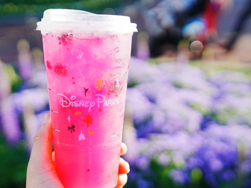 カリフォルニア・アナハイムディズニー：スタバドリンクの限定ロゴ