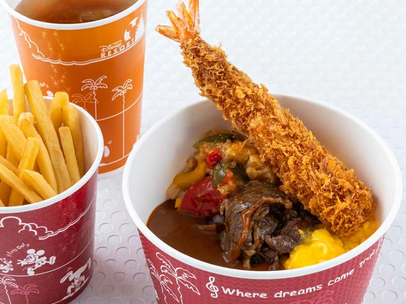 エビフライとハッシュドビーフライス（牛カルビ、エッグ）