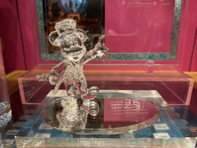 スパークリングジュビリーの置物