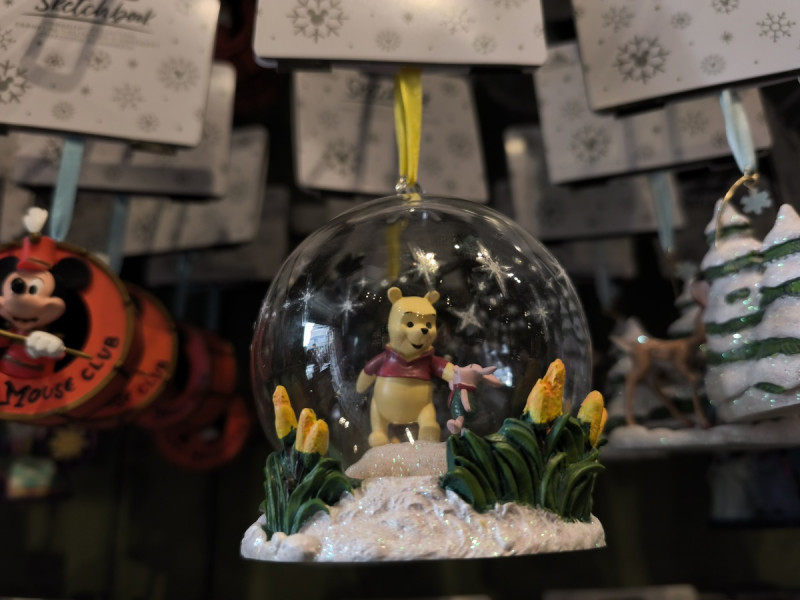 アナハイムディズニーオーナメント：プーさんのスノードーム