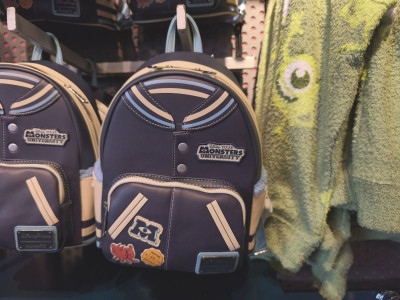 アナハイムディズニーラウンジフライ（Loungefly）：モンスターズユニバーシティ