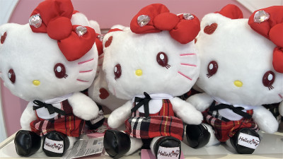 キティのぬいぐるみ