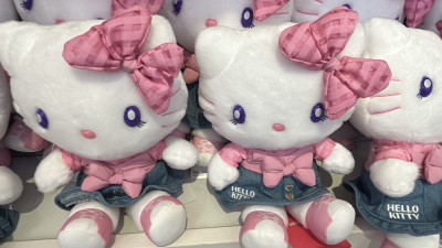 キティのぬいぐるみ
