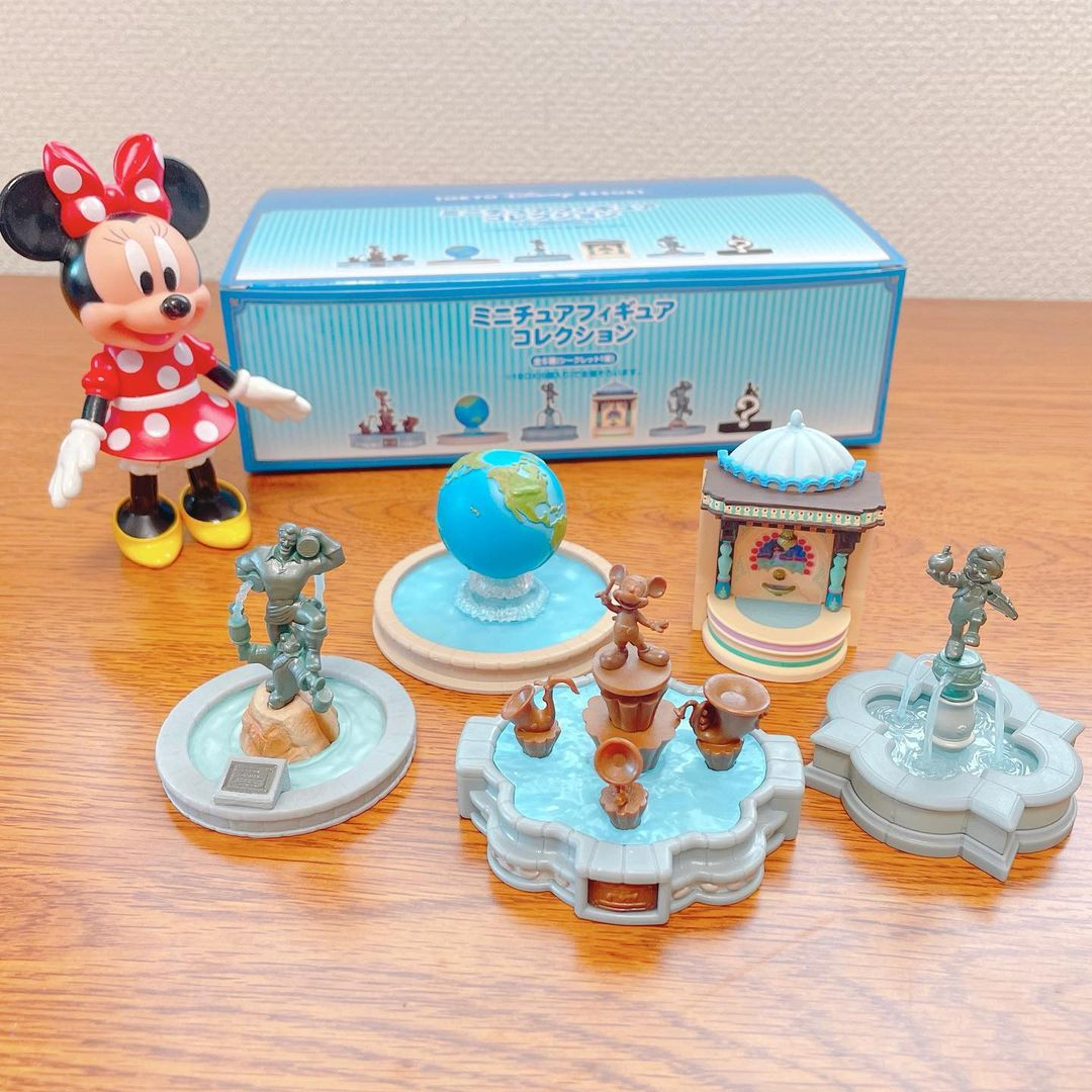 ディズニー パークの噴水がフィギュアになった 新発売の ミニチュアフィギュアコレクション を大解剖
