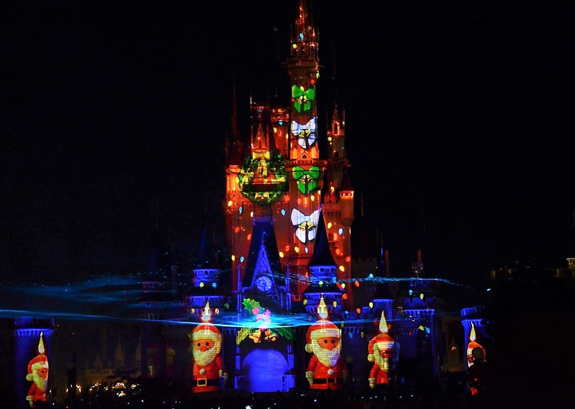 ギフト オブ クリスマスとは キャステル Castel ディズニー情報