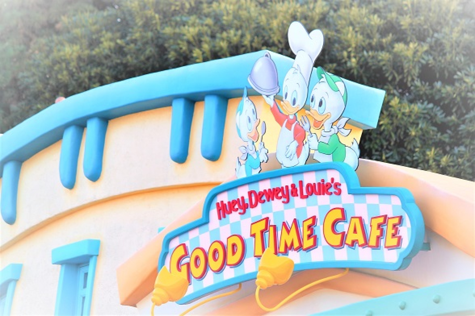 ヒューイ デューイ ルーイのグッドタイム カフェ キャステル Castel ディズニー情報