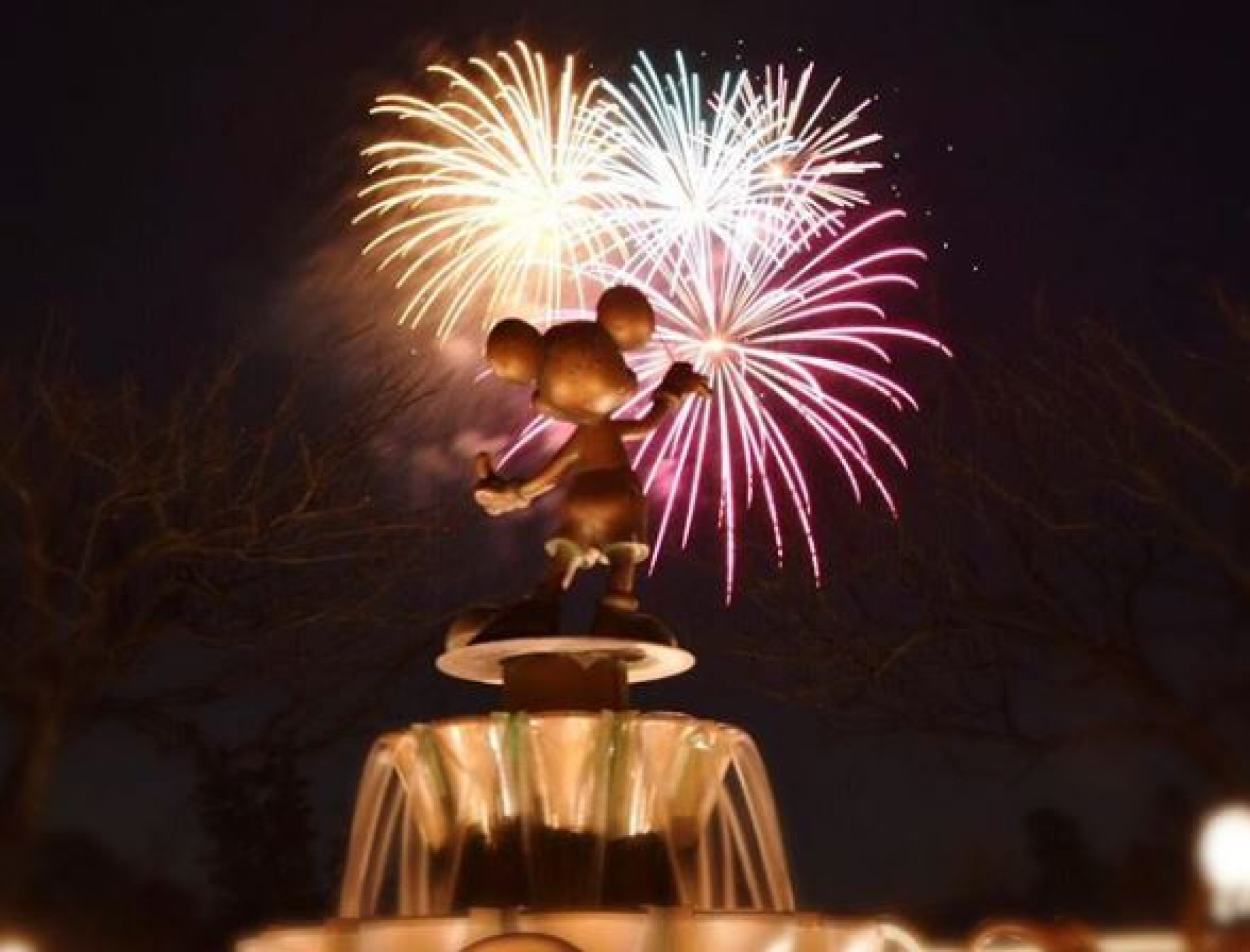 ハピネス オン ハイはディズニー30周年記念のお祝い花火 キャステル Castel ディズニー情報