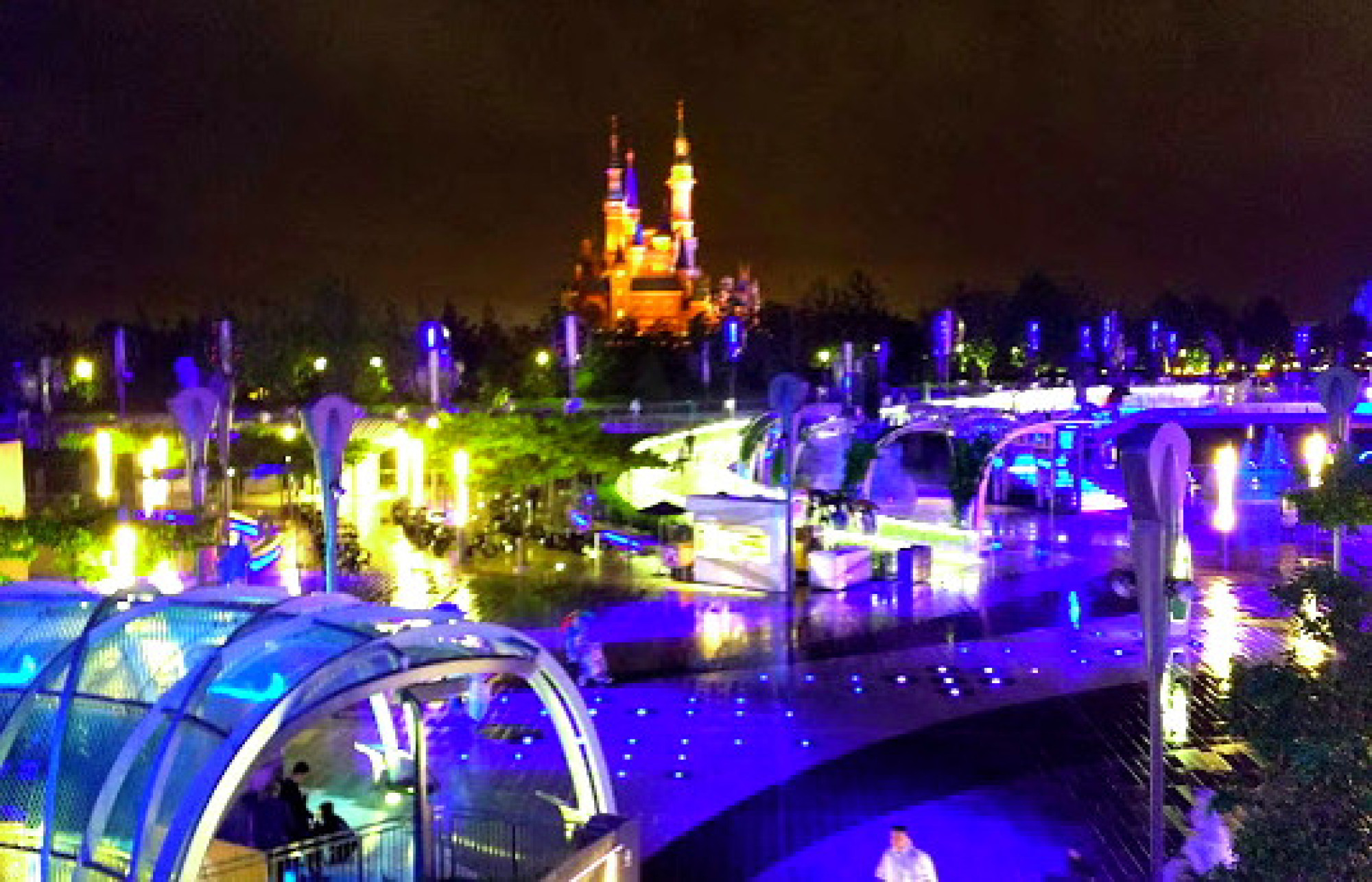 夜の上海ディズニーランド キャステル Castel ディズニー情報