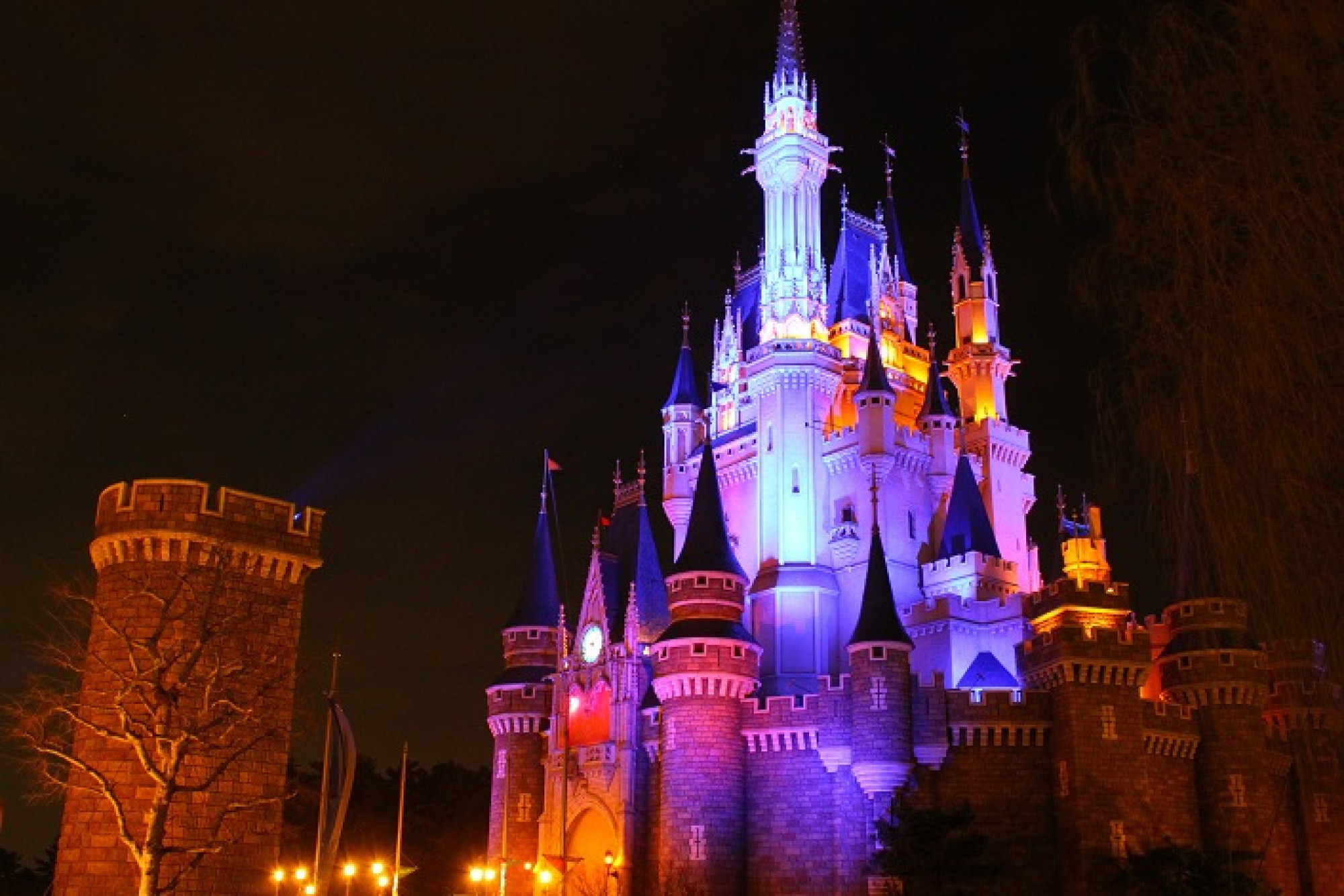 ディズニーランドの夜景が美しいアトラクション画像と撮影法 キャステル Castel ディズニー情報