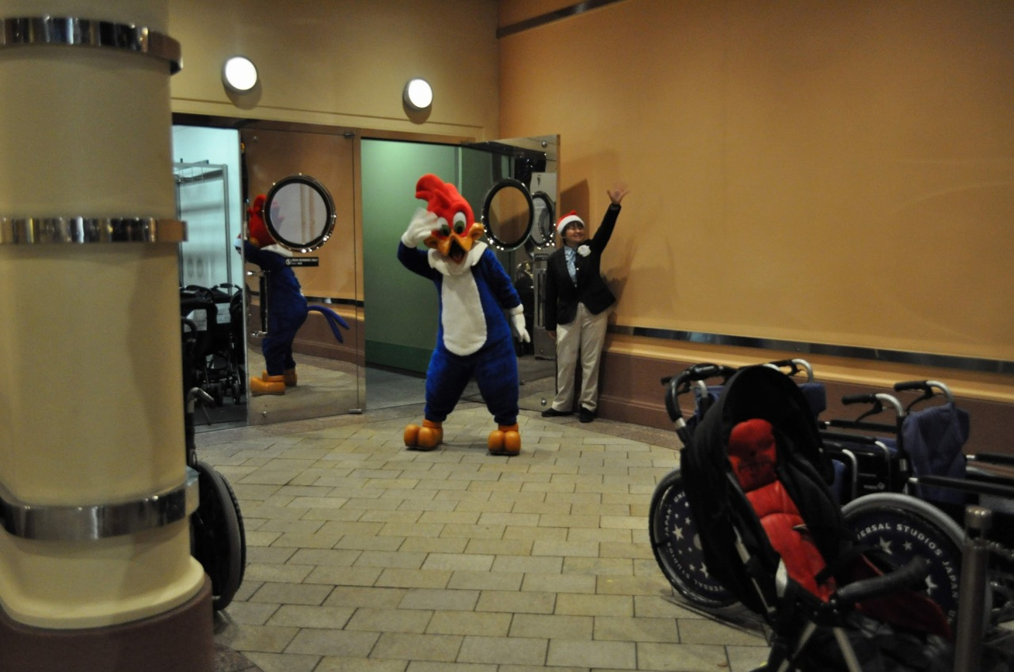 Usjのウッディ ウッドペッカーはいまでも大活躍中 キャステル Castel ディズニー情報
