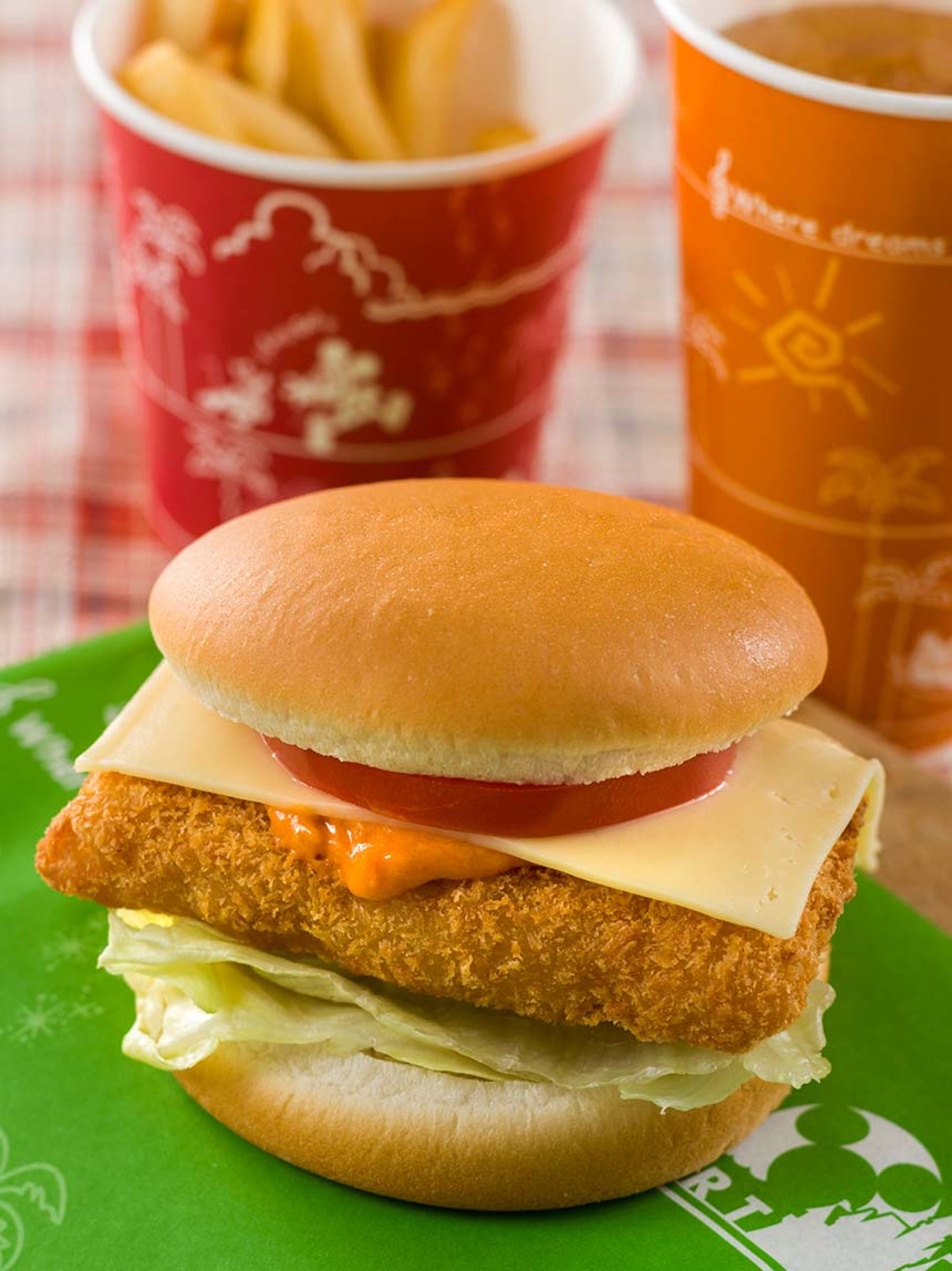 コッドフィッシュバーガー キャステル Castel ディズニー情報