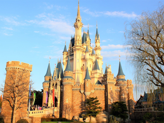 19 ディズニーランドのランチ向け穴場レストラン5選 予約なしでも利用できるレストランもご紹介 19 ディズニーランドのランチ向け穴場レストラン5選 予約なしでも利用できるレストランもご紹介