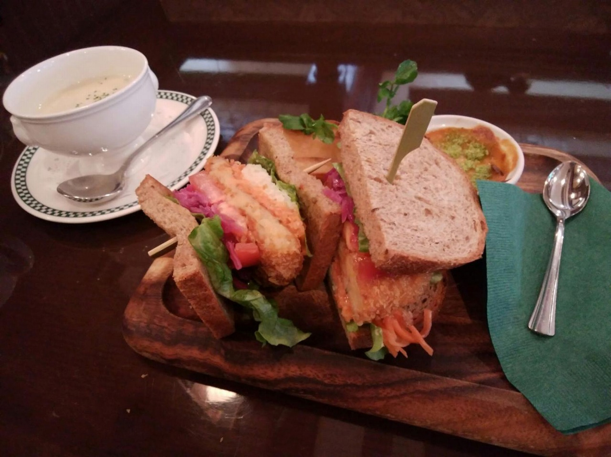 フィネガンズバー グリルのフィネガンズ サンドウィッチセット 1 0円 キャステル Castel ディズニー情報