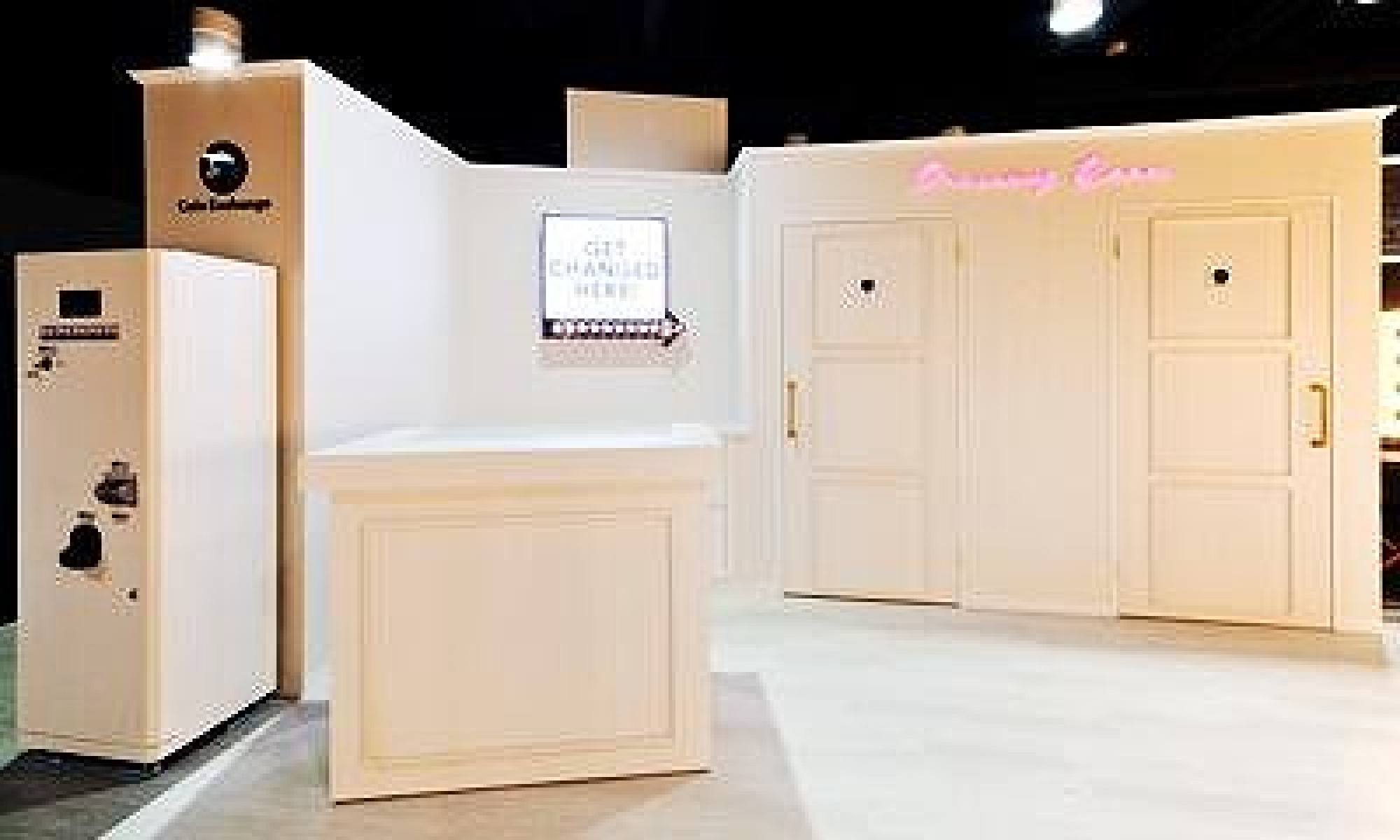 The Backstage Dressing Roomのメイク ドレッシングエリア入り口 Usj周辺のパウダールーム キャステル Castel ディズニー情報