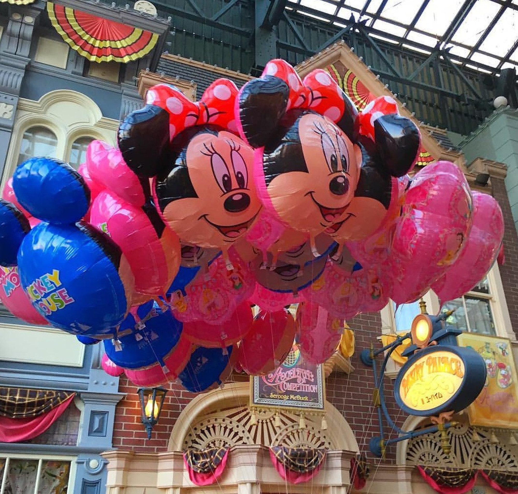 ミニーの風船 キャステル Castel ディズニー情報