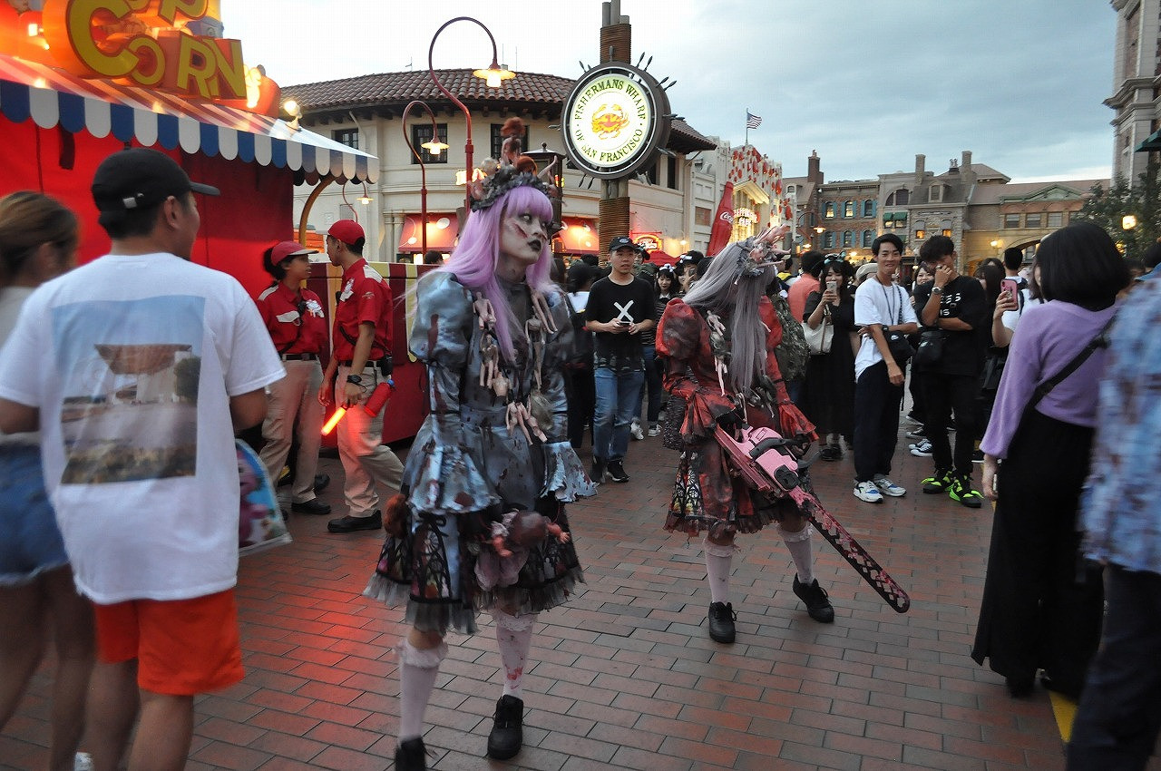 ハロウィーンホラーナイトのアイドルゾンビ キャステル Castel ディズニー情報