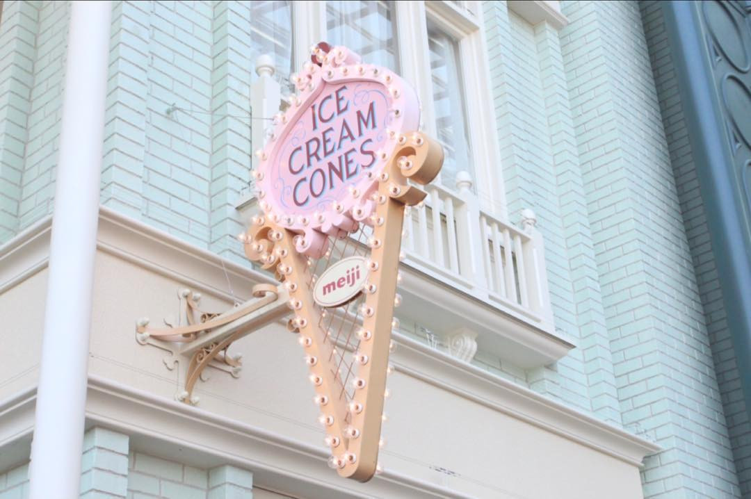 女子たちに人気のアイスクリームコーン前もおすすめ キャステル Castel ディズニー情報