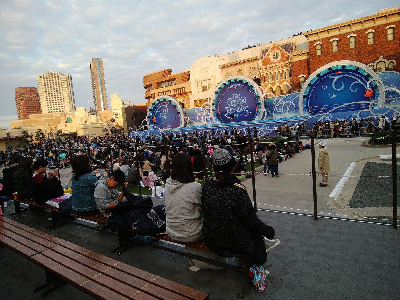 クリスタルの約束 特別鑑賞エリアの風景 上演開始1時間半前 Usj キャステル Castel ディズニー情報