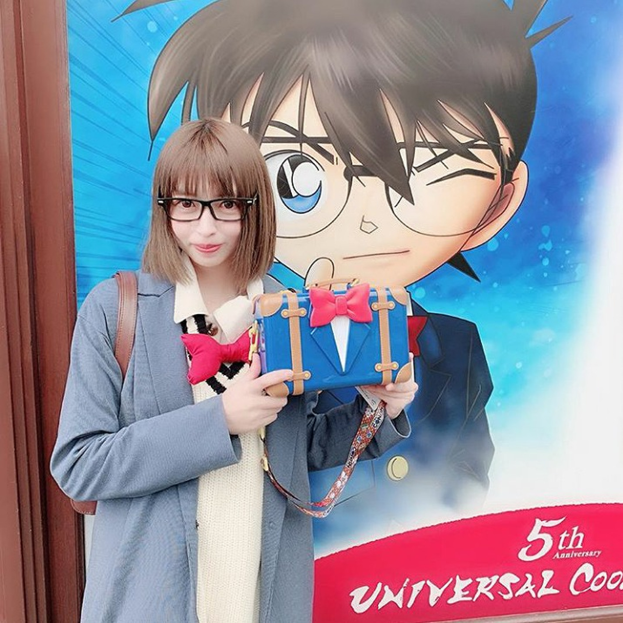 青ジャケと伊達眼鏡で名探偵コナンコーデ 19年撮影 キャステル Castel ディズニー情報