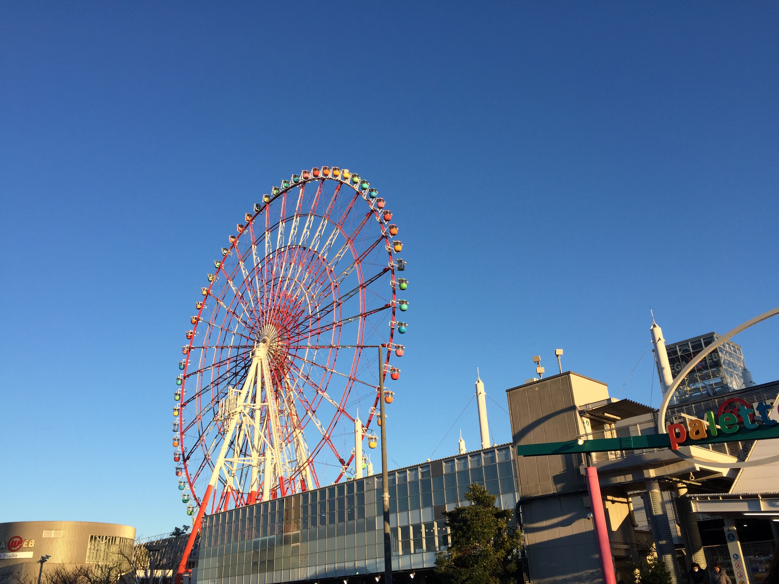 22 お台場の名所パレットタウンが閉館 観覧車やzepp Tokyoが順次クローズ 跡地はどうなる