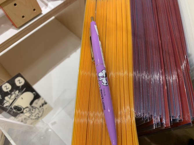 南町田のスヌーピーミュージアムのスヌーピーのボールペン