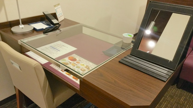 ワーキングデスク