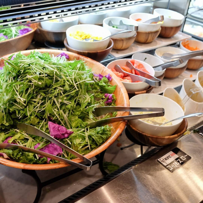 南町田グランベリーパークのケンタッキーブッフェのサラダ