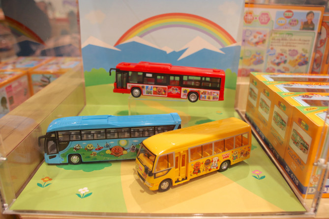 路線バス／貸切バス／ようちえんバス