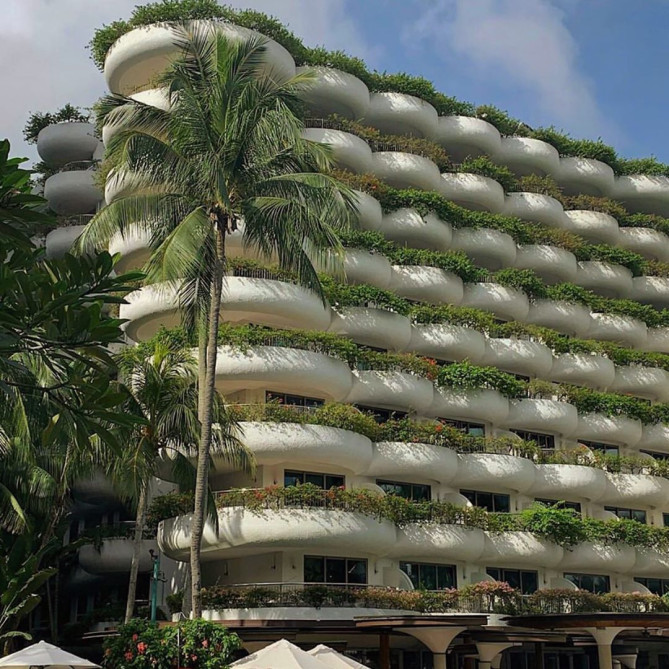 緑が多いシャングリラホテル