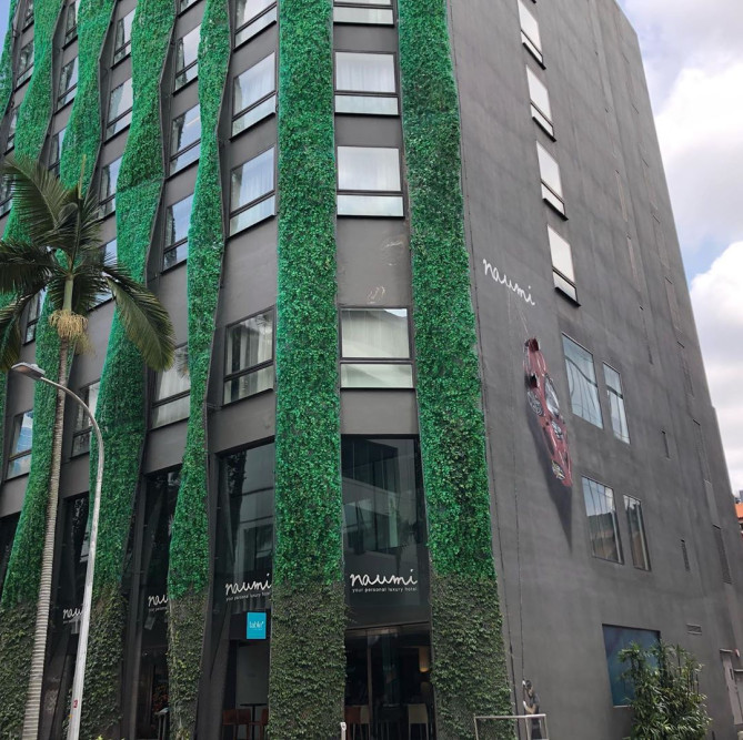 便利な立地にあるナウミホテル