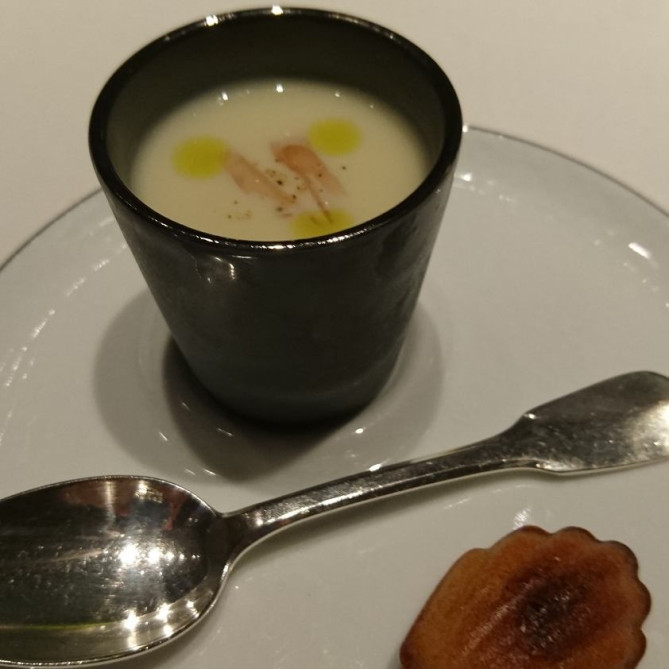 リューズ六本木