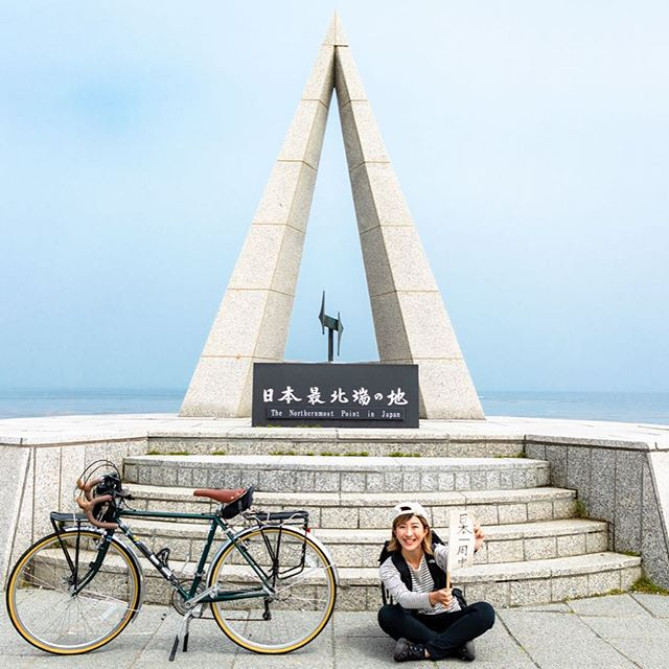 宗谷岬突端のモニュメント前で記念撮影