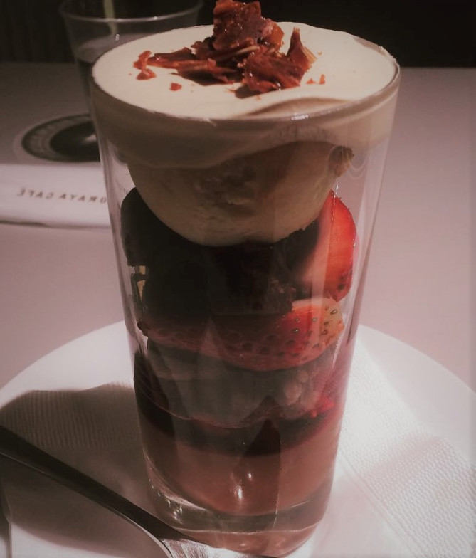 トラヤカフェのパフェ